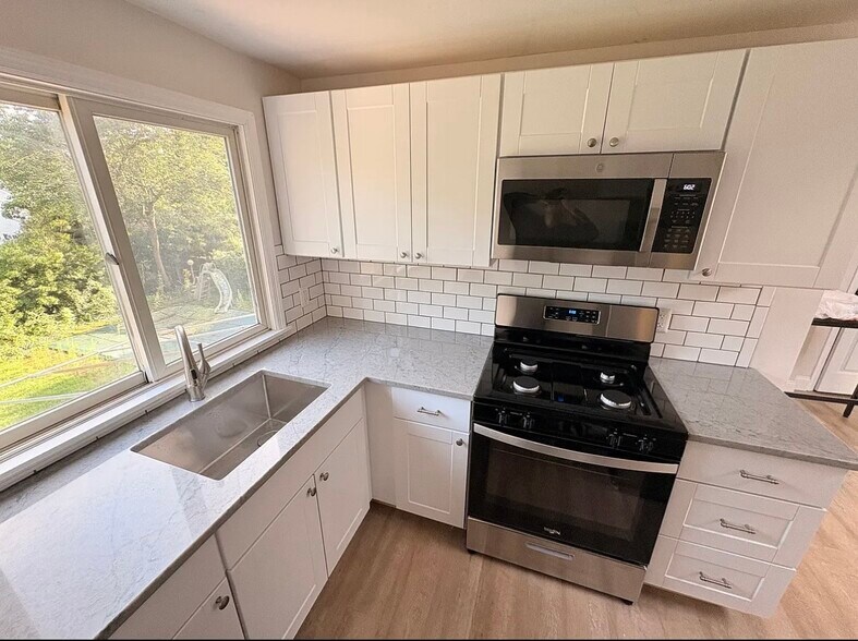 Building Photo - 62 39th St