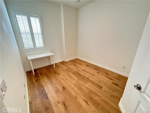 Building Photo - 441 N Los Robles Ave