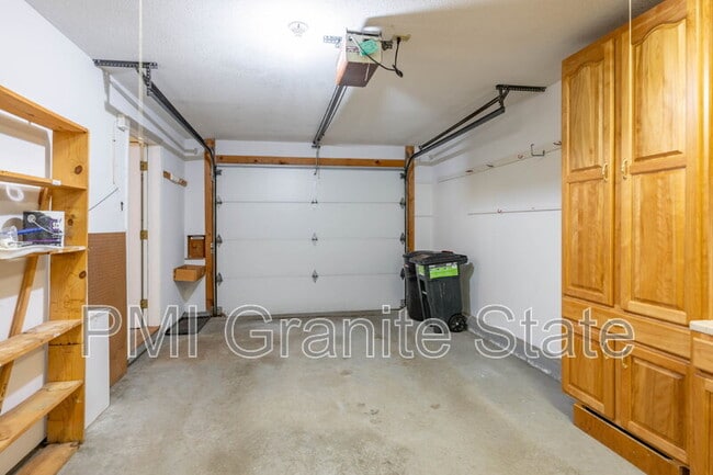 Building Photo - 44 Walden Pond Dr