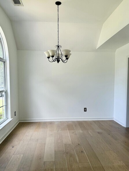 Building Photo - 1178 Pittsford Cir