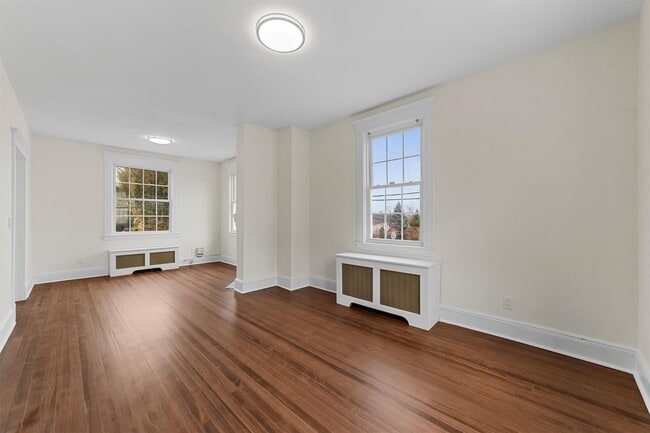 Building Photo - 70 Normandy Rd