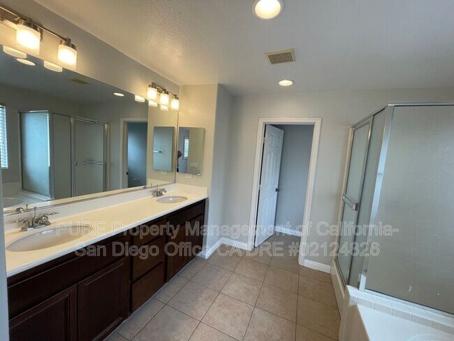Building Photo - 1644 Moonbeam Ln