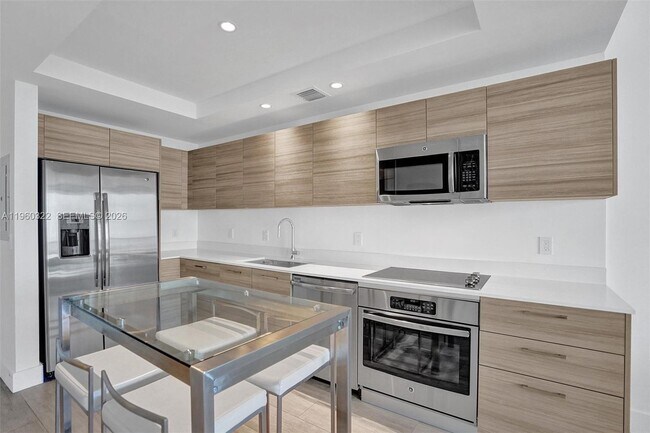 Building Photo - 121 NE 34th St