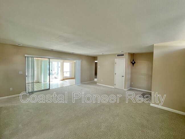 Building Photo - 3602 S Beach Dr