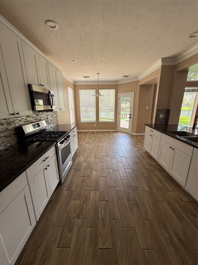 Building Photo - 11902 Miramar Shores Dr