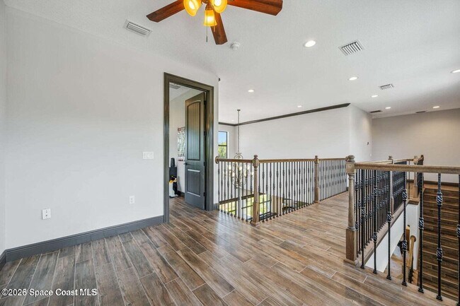 Building Photo - 6725 S Tropical Trail