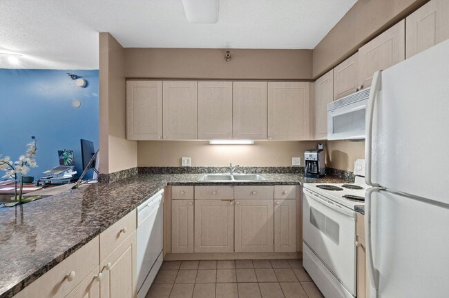 Building Photo - 512 N McClurg Ct