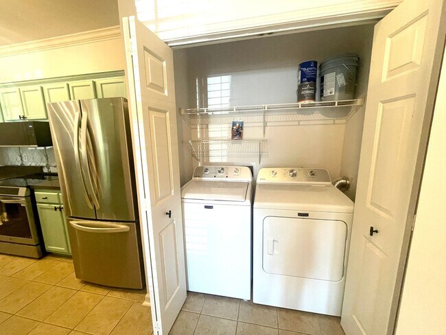 Building Photo - 1 Bedroom, 1 Bath Condo in The Concord West of the Ashley!