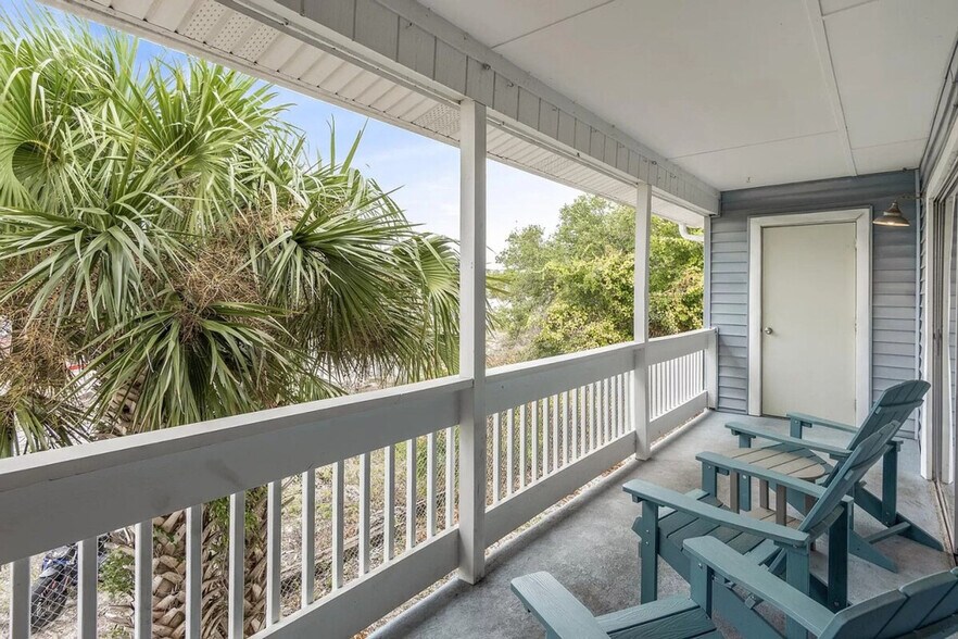 Building Photo - 4000 Gulf Terrace Dr