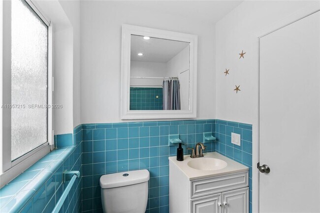 Building Photo - 4228 N Ocean Dr