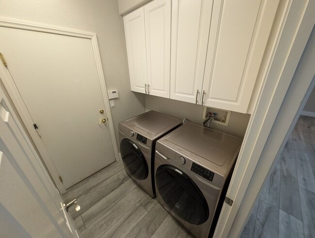 Building Photo - 11005 Salford Dr