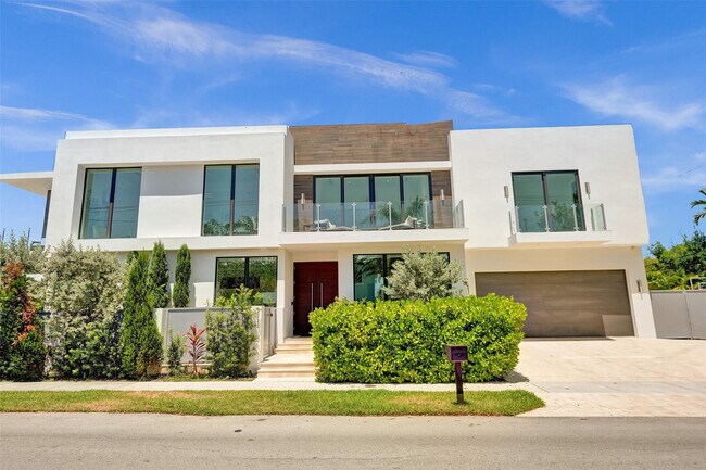 Building Photo - 1111 SE 9th Ave