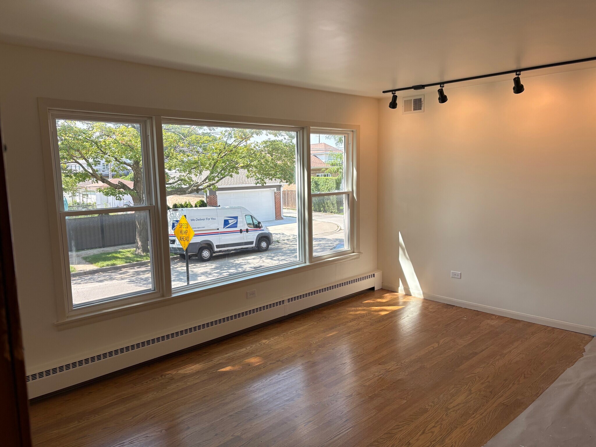 Building Photo - 3605 N Osceola Ave