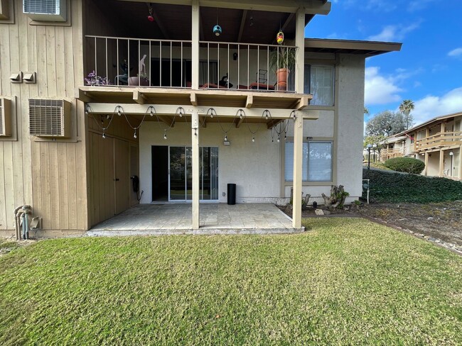 Building Photo - 2 Bedroom Condo near Lake San Marcos