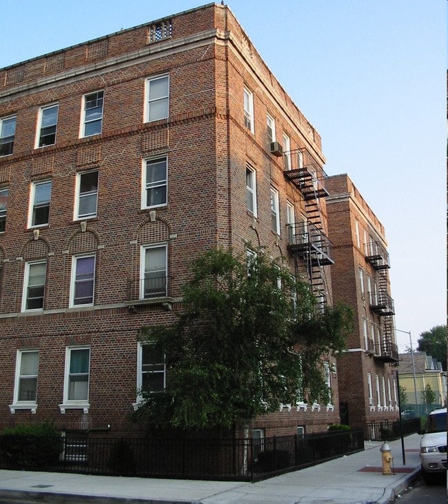 Building Photo - Ackroyd Court