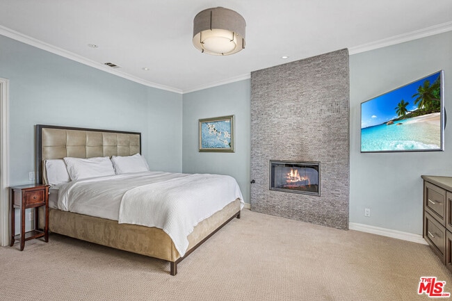 Building Photo - 318 26th St