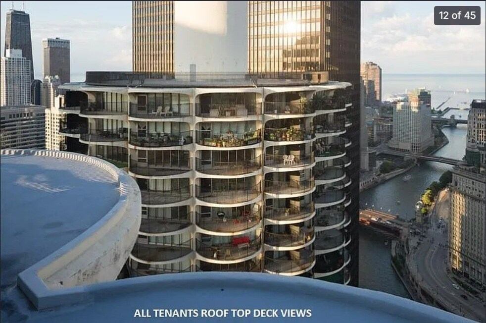 Building Photo - 300 N State St