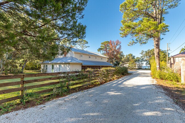 Building Photo - 1674 J D Miller Rd