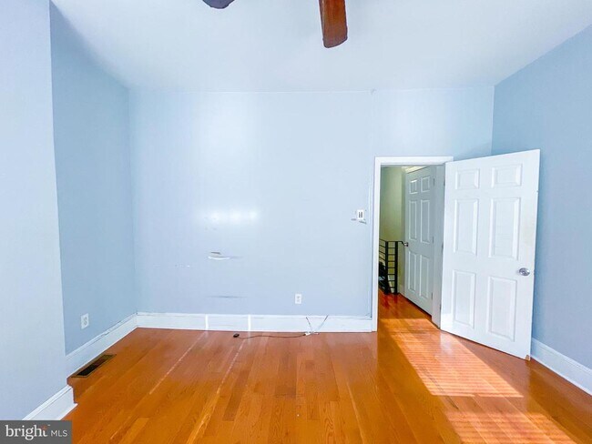 Building Photo - 2113 Mountain St