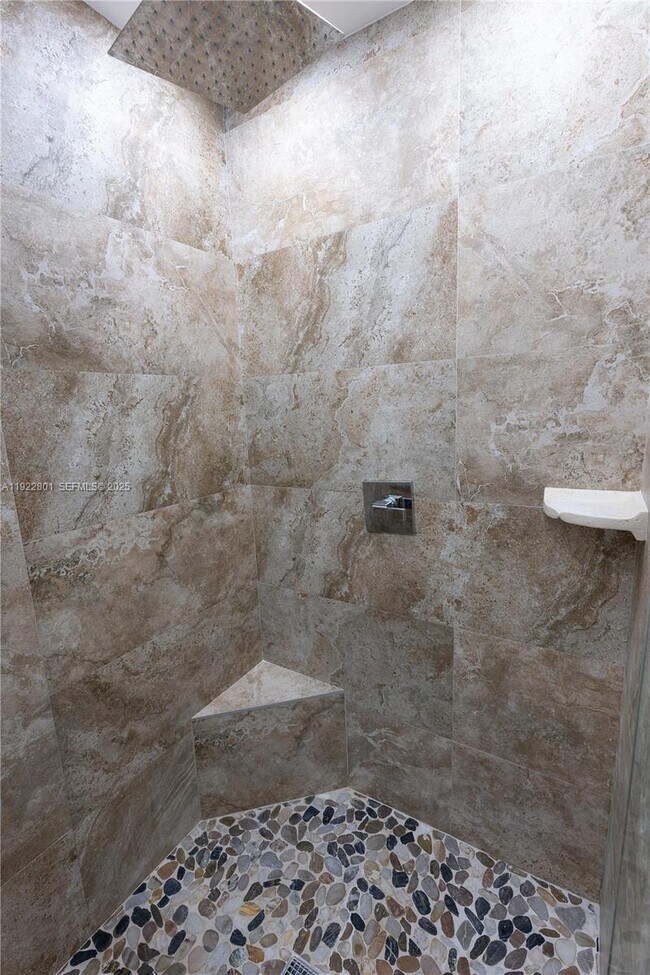 Building Photo - 230 E 56th St