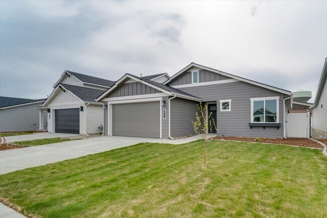 Building Photo - Charming 3 Bed and 2 Bath Home