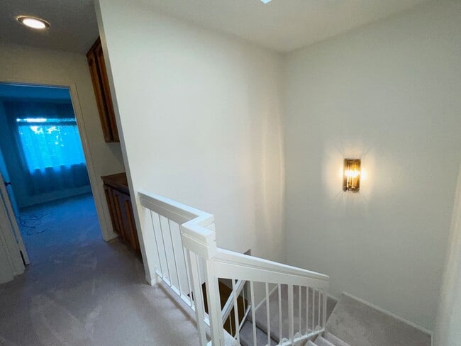 Building Photo - Stunning Porter Ranch S&S home centrally located