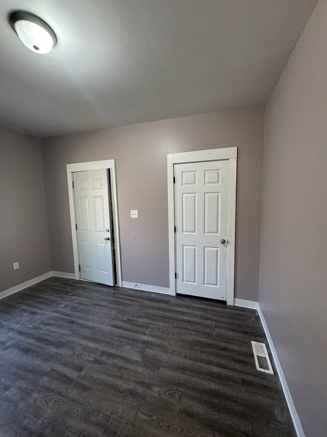 Building Photo - 511 Crouse St