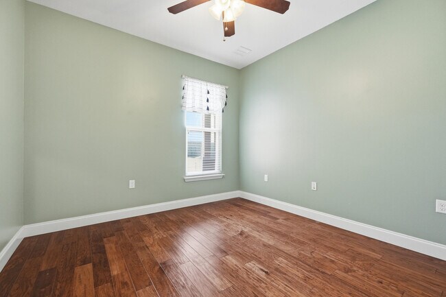 Building Photo - 2348 Cummings Dr