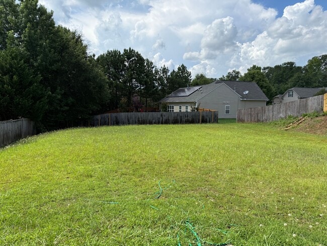 Building Photo - 102 Groveview Trail
