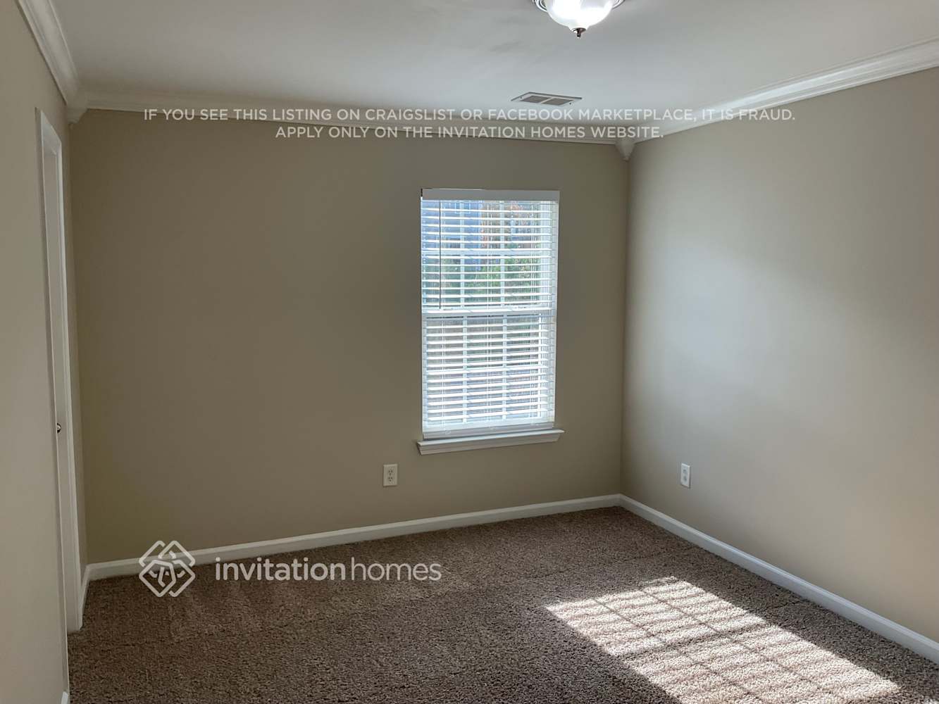 Building Photo - 2440 Sheldon Pl