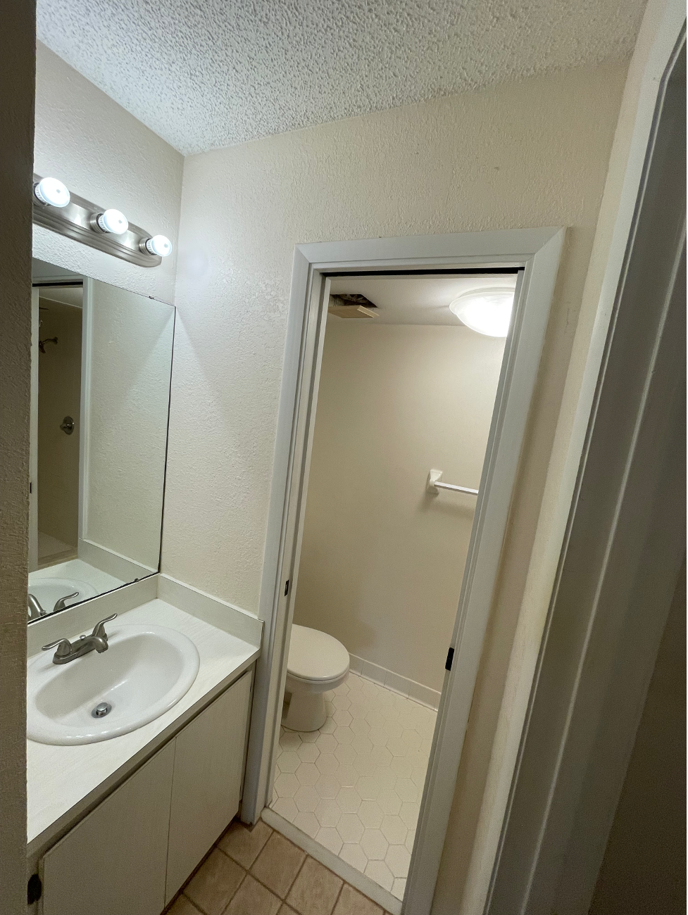 Building Photo - 2205 Knights Rd