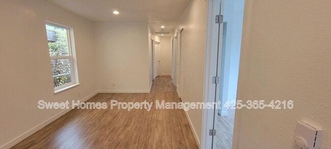 Building Photo - 810 23rd Ave