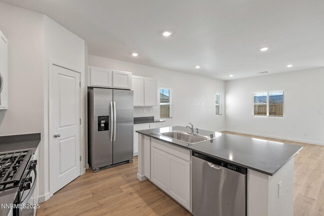 Building Photo - 4547 Mifflin St