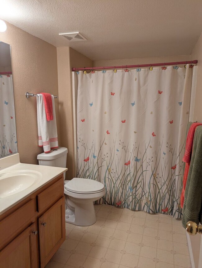 Building Photo - Furnished Condo at the Falls!