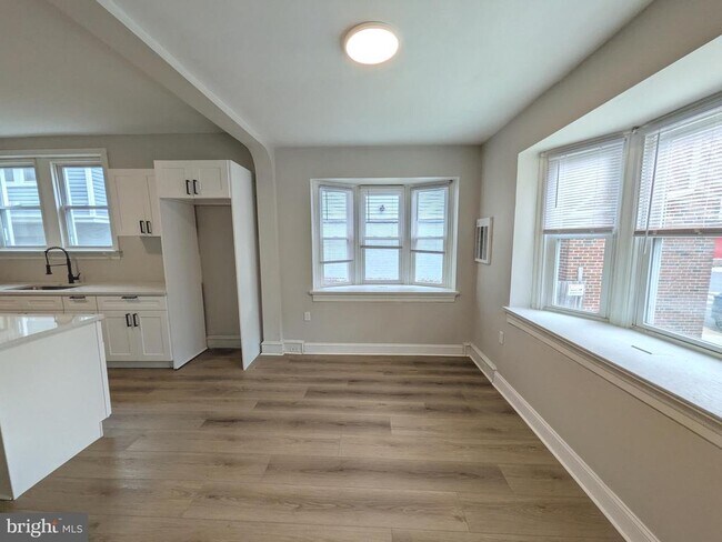 Building Photo - 5750 Rising Sun Ave