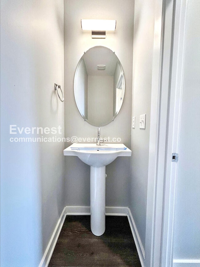 Building Photo - 203 Jeffries Wy