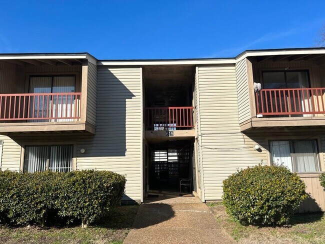 Building Photo - 619 Patterson St