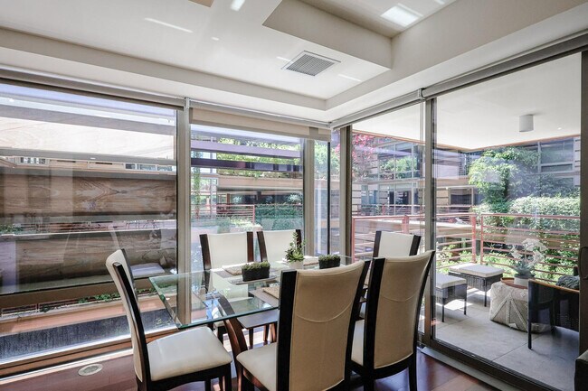 Building Photo - 7121 E Rancho Vista Dr