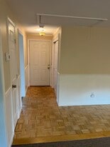 Building Photo - 80 Greenwood Ct