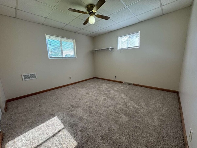 Building Photo - "Charming 2-Bedroom Oasis in Springfield with Spacious Comfort!"