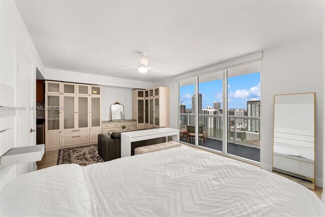 Building Photo - 50 Biscayne Blvd