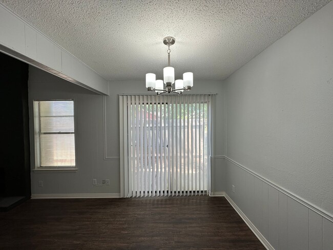 Building Photo - 5601 Purple Sage Dr