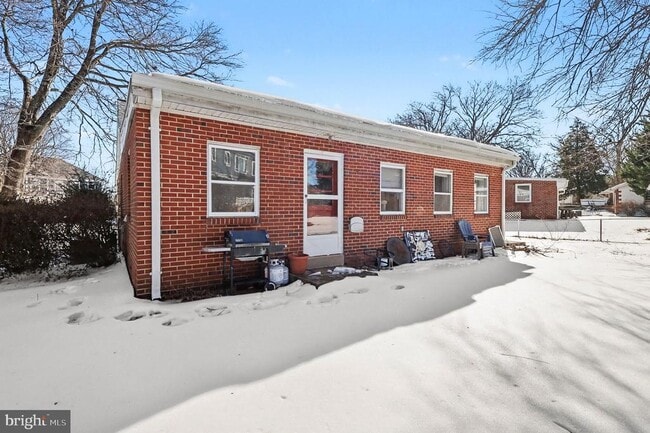 Building Photo - 1828 Olmstead Dr