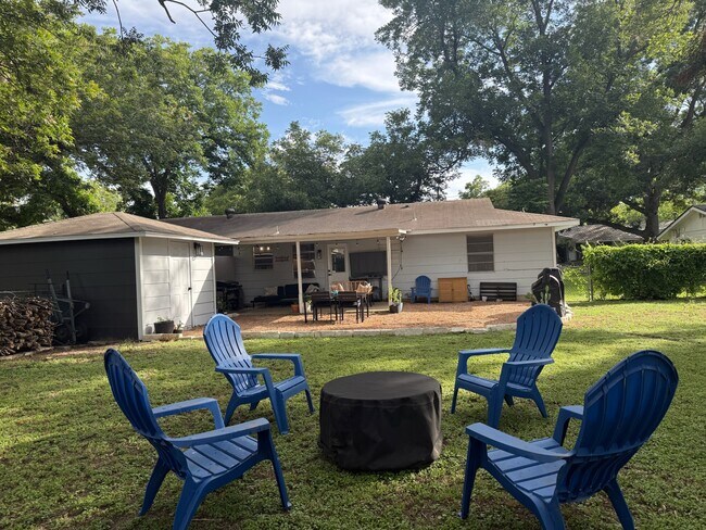 Primary Photo - 2159 Gruene Rd