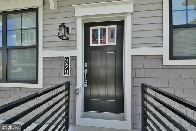 Building Photo - 328 Walnut St