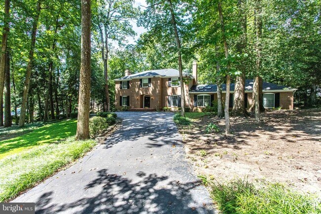Building Photo - 8500 Brook Rd