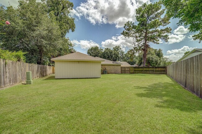 Building Photo - 7315 Foxside Ln