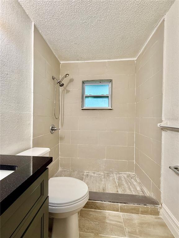 Building Photo - 7132 Oakwood Dr