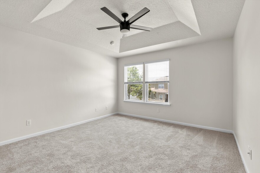 Building Photo - 3851 Aubrey Ln