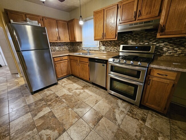 Building Photo - 15218 Shiloh Rd